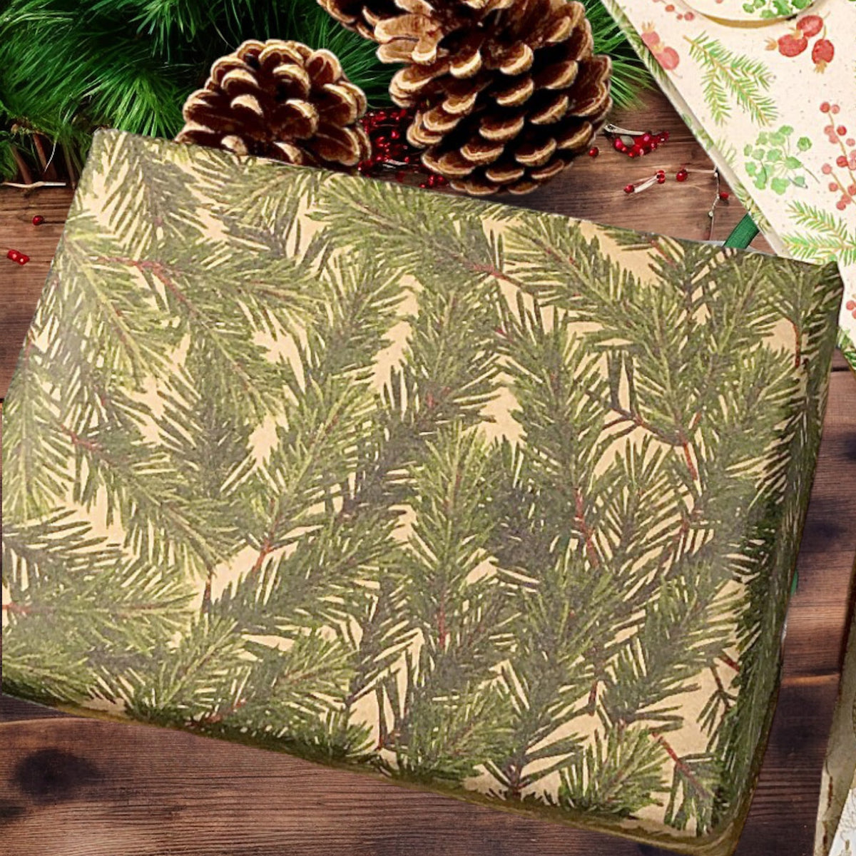 Julpapper B 50 cm. granmönster, kraftpapper. 100 m
