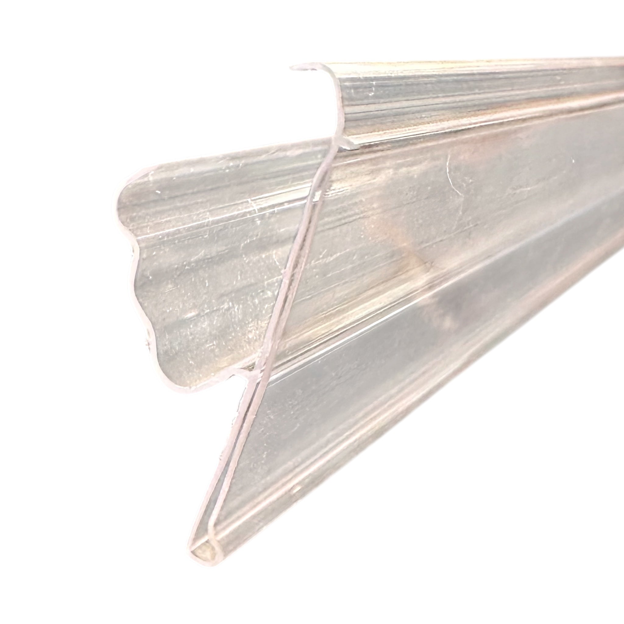 Datalist med hyllhandtag i klar plast – 98,8 cm x H3,9 cm
