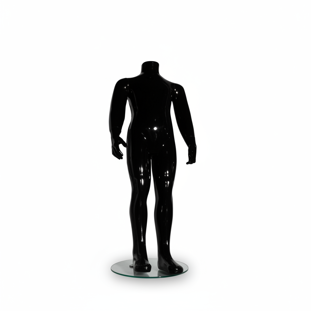 Family barnmannekäng. Svart högblank. 4–6 år. H 90 cm. Rund glasfot