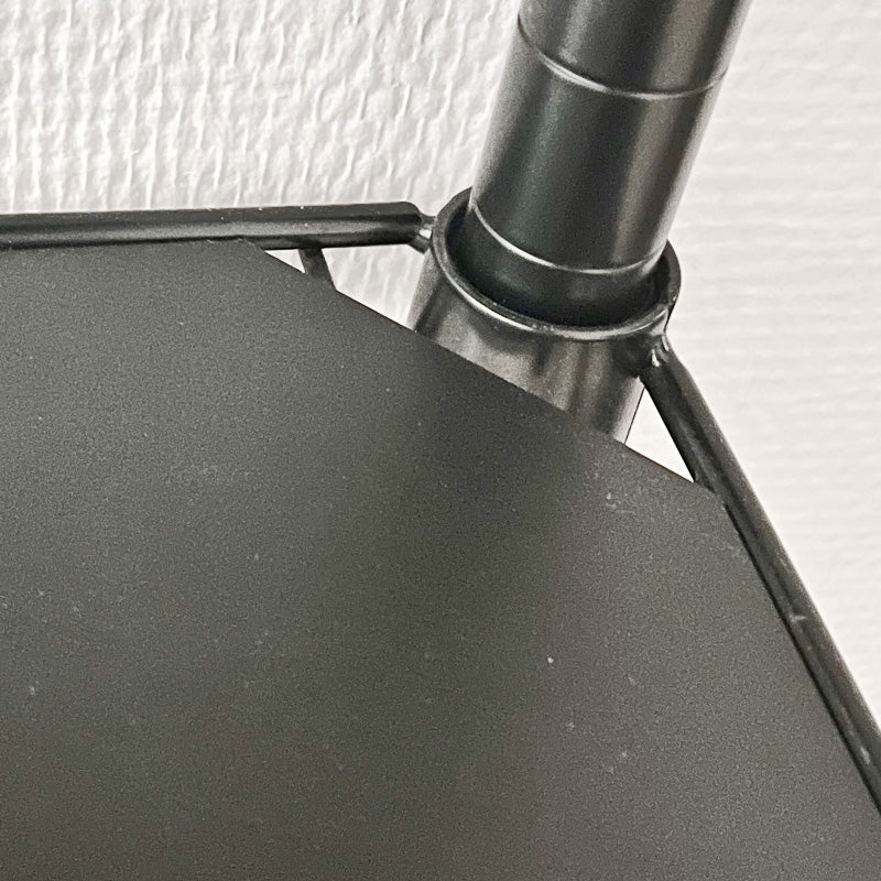 Plastskiva, svart, 44 x 44 cm. Bottenhylla för Boxer