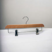 Byxgalge i trä med kraftiga klämmor, natur, 35 cm