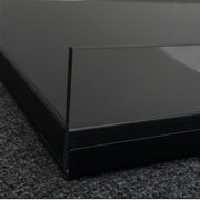 Melaminhylla svart, snedställd, med svart framkant, 61 x 37 cm