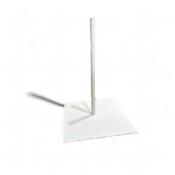 Fotskiva för borddocka/torso. Fyrkantig 35 x 35, vit. Låg modell för borddocka, torso. Ø22 mm rör