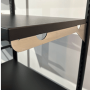 Hyldeknægt - højre. 37 cm. Børstet satin. B-MT