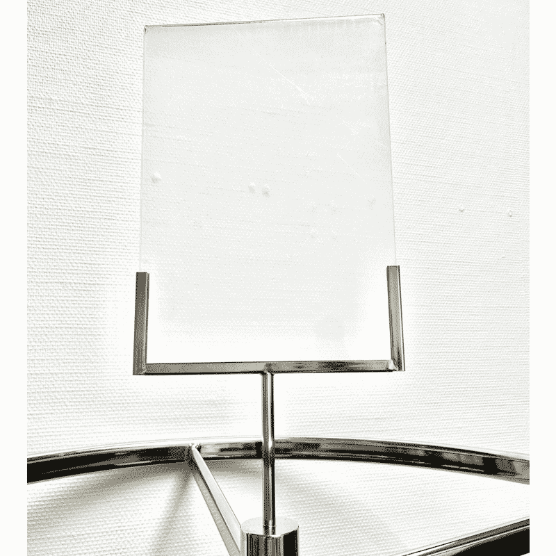Krom A4 skilteholder med plexiglas til rundt stativ