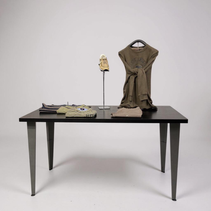 Maple salgsbord, sort, 160 x 73,4 x H91-94 cm. Vælg bordben